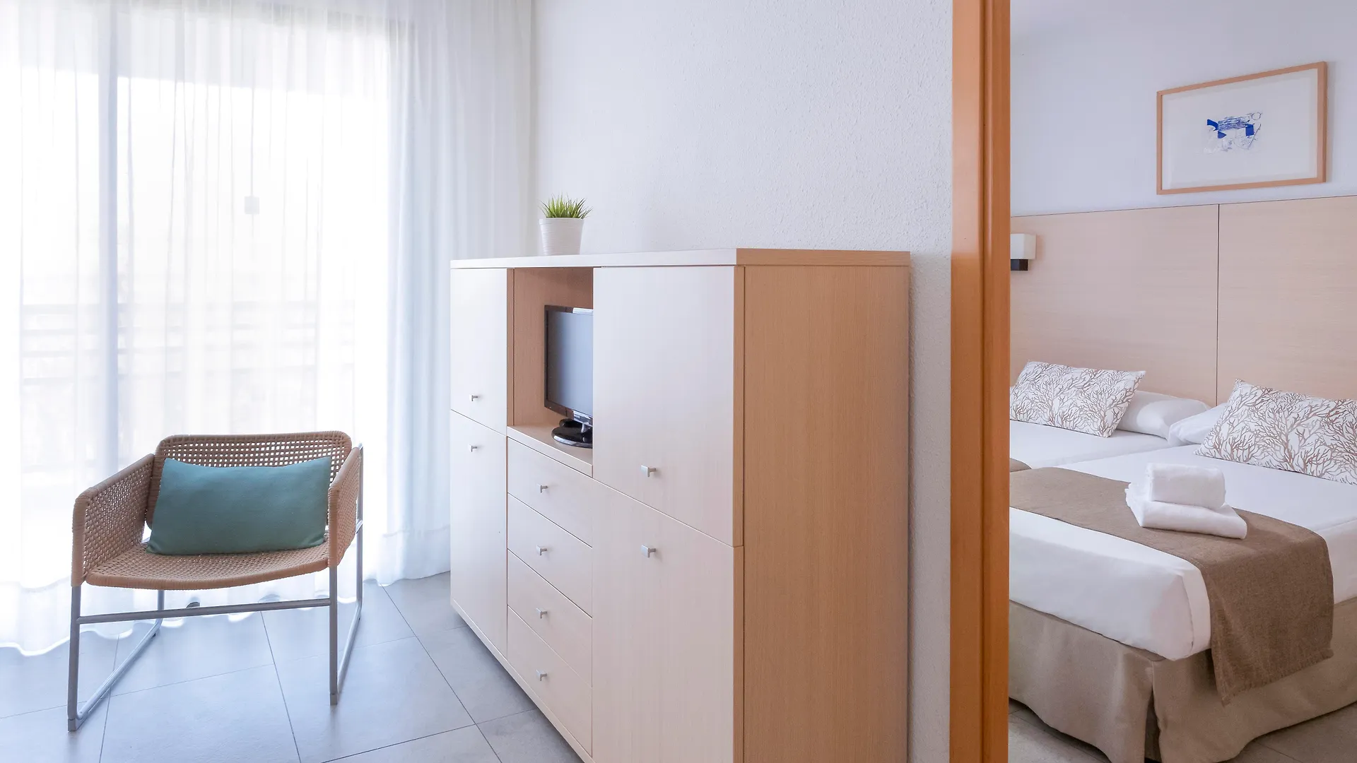 Apartaments Cye Salou 0*,  España