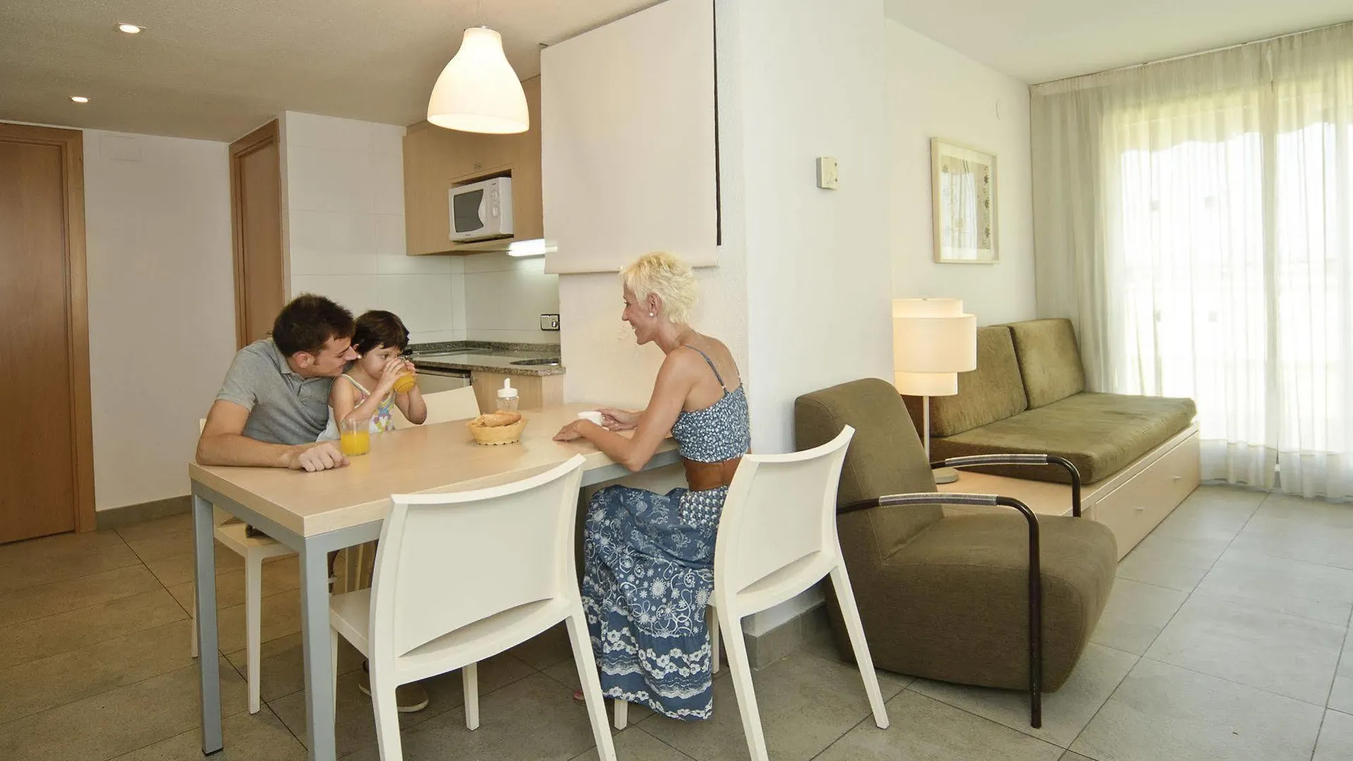 Apartaments Cye Salou 0*,