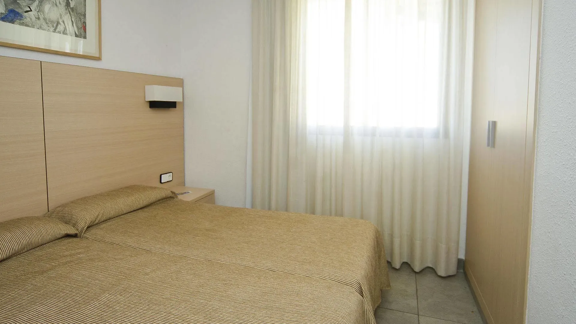 Apartaments Cye Salou 0*,  España